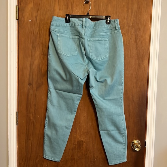 Torrid Women’s Plus Size Jeans - Picture 2 of 5